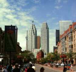 Toronto:'B&uuml;geleisen' und CN-Tower